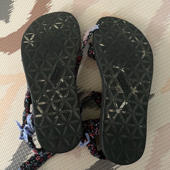 Teva Sandals in the Arizona Love Style - Picture 6 of 6